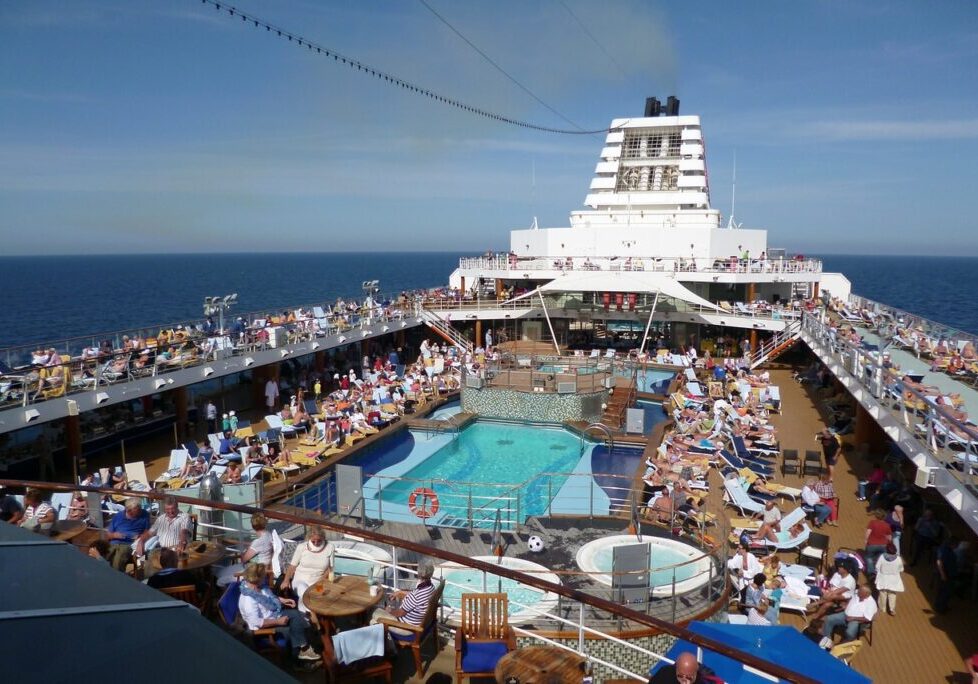 cruise-ship-332711_1280